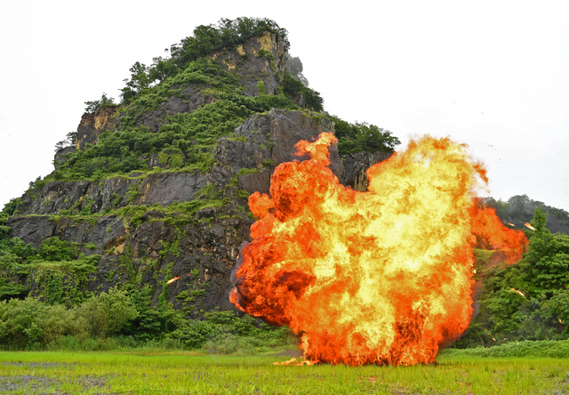 朝日新聞デジタル 金のデジモ 特撮は爆発だ キラメイジャーの現場 一瞬で眼球乾いた T Co 7te1lkkfz4 仮面ライダー平成ジェネレーションズforever で特撮の爆破シーンに魅入られた記者 なぜ爆破シーンは魅力的なの その謎を探るため 魔進 朝日新聞デジタル 金のデジモ 特撮は爆発だ キラメイジャーの現場 一瞬で眼球乾いた T Co 7te1lkkfz4 仮面ライダー平成ジェネレーションズforever で特撮の爆破シーンに魅入られた記者 なぜ爆破シーンは魅力的なの その謎を探るため 魔進