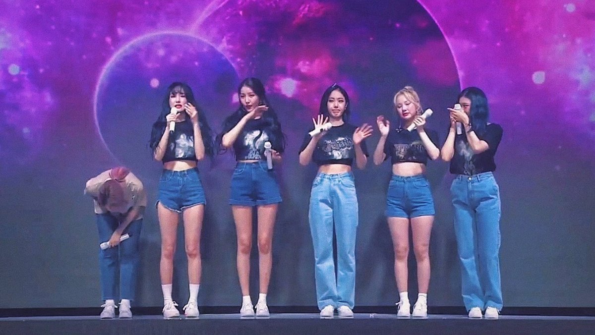 SerenityMystery's tweet photo. 💗✨ Buddies will always be by your side✨💗
#GFRIEND_CON #GFRIENDCON2020
#여친_마고마고사랑해 @GFRDofficial https://t.co/dwRSJ9HI5i