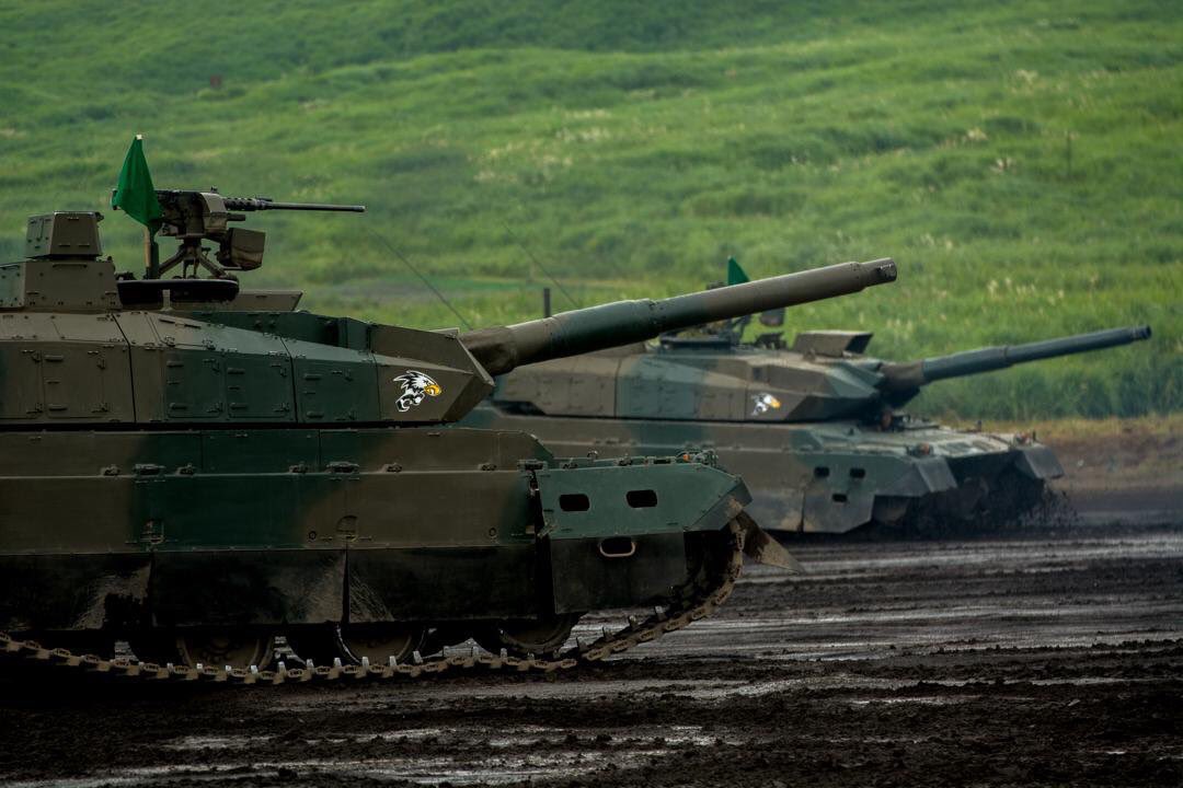 ぼろ太 On Twitter ロータス エランはマニュアルだし 10式戦車はオートマだし どっちも乗りたいのでatがmtがじゃなくて色んな車乗りたいマン Https T Co Lvrvpkfzol Twitter