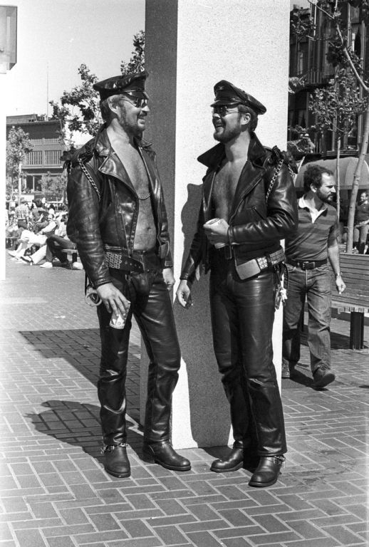 SPHLibrary's tweet photo. When gay men won (some) rights after #Stonewall, the #CloneLook or #CastroClone look became fashionable in (many, not all) gay men's lives. An appropriation? of 'straight', male, functional clothing (biker, cowboy, athlete etc) that projected 'real' masculinity. #StylishSunday https://t.co/awTNWZ1Abp