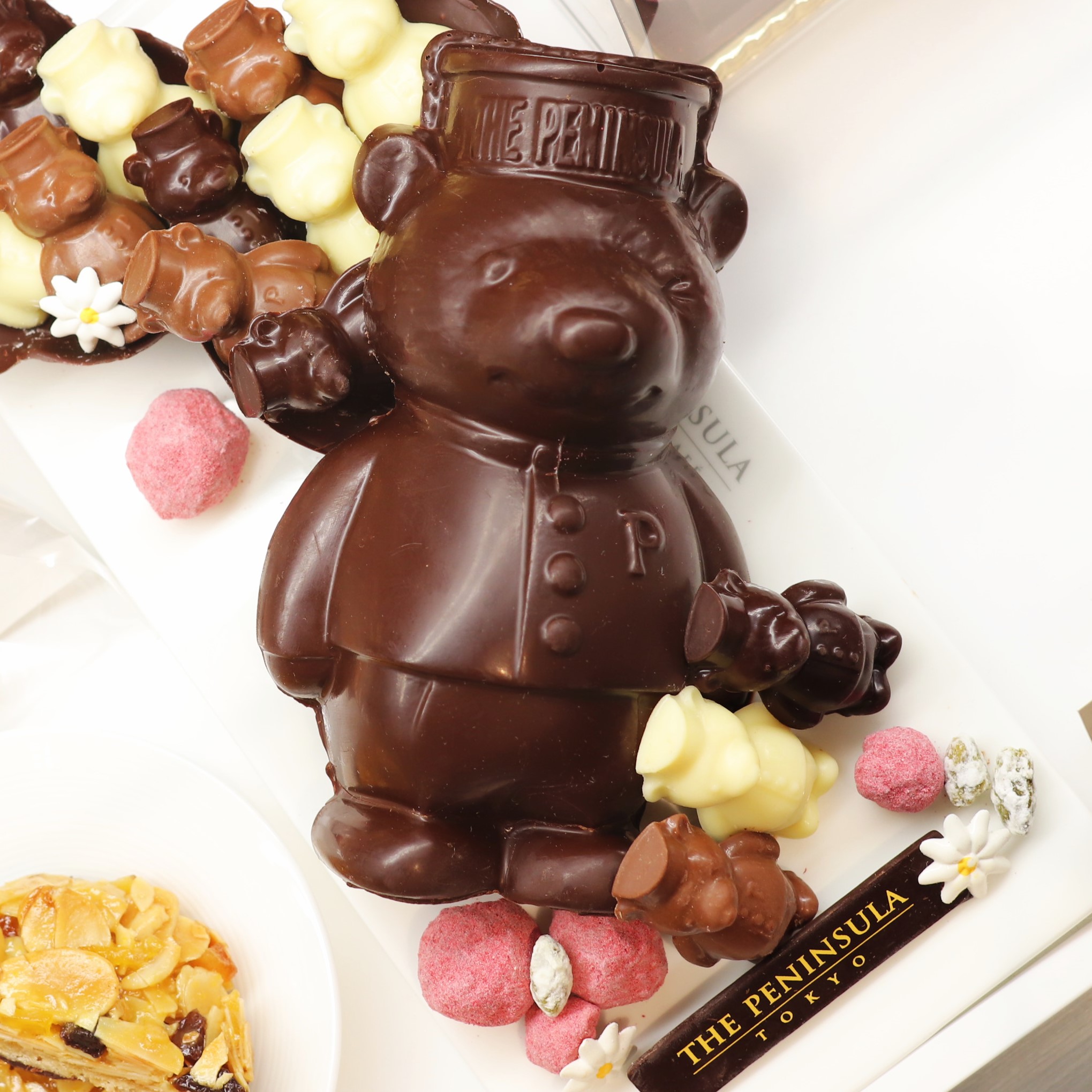 ザ・ペニンシュラ　アイスベア The Peninsula Festive Bear Snow Globe