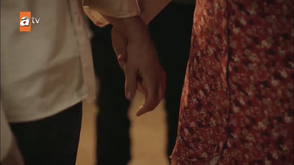 and SHE CLAIMED MIRAN AGAIN BUT THIS TIME IN FRONT OF ASLAN I LOVE THIS SONG  #Hercai  #ReyMir