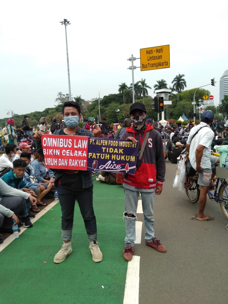 fajarjunianto20's tweet photo. #OgahMakanEsKrimAice 

Butuh hamil di pekerjakan malam hari. https://t.co/K44qSdUkaw