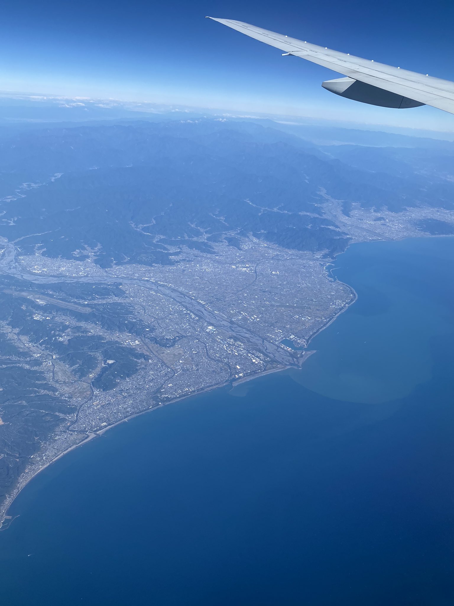 Sora 空からの空港シリーズ 富士山静岡空港 飛行機 静岡空港 空から見た景色 機窓 T Co Hbhikfdmlx Twitter