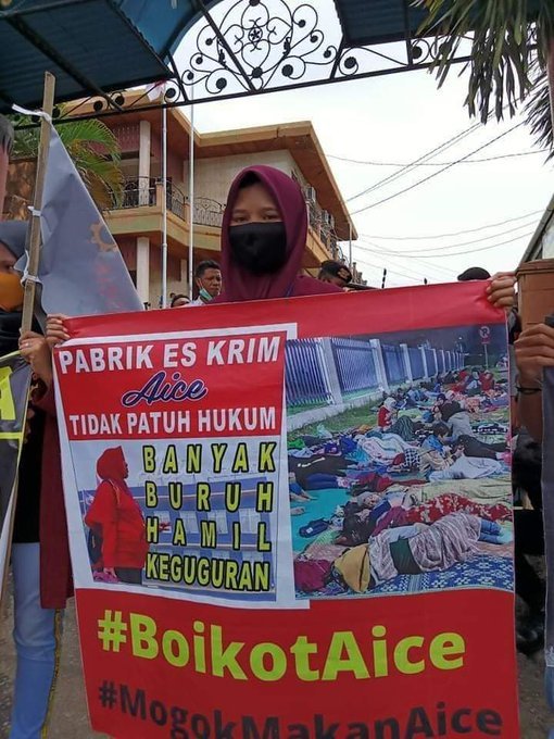 YaminMuhammad22's tweet photo. Tetap Boikot Aice sampai tuntutan buruhnya dipenuhi

#OgahMakanEsKrimAice https://t.co/JpEU102RJ3