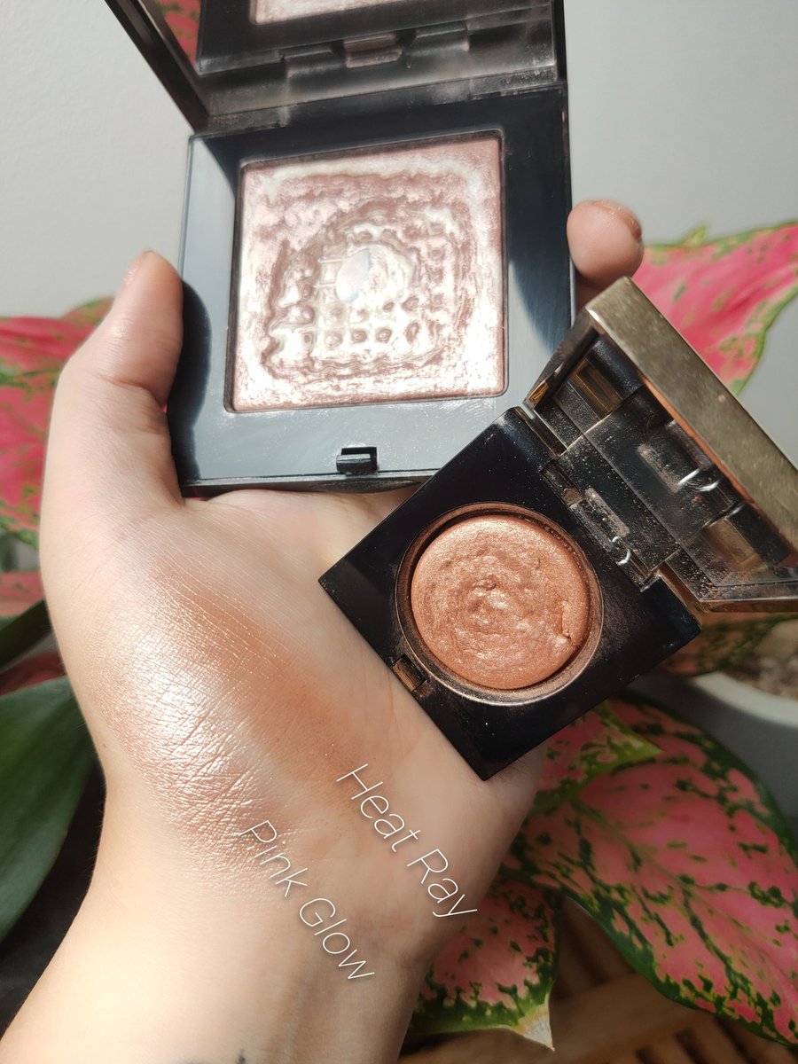 Anjoe09681265's tweet photo. ไฮไลท์ &amp; อายแชโดว์ ตัวเก่งที่ใช้แทบทุกวันจนเกือบจะหมดจริงๆ @BobbiBrown_TH #HilightingPowder สี #PinkGlow และ #LuxeEyeShadow สี #HeatRay บางอันซื้อมาแต่วางนอนบนโต๊ะเครื่องแป้ง คู่นี้คือเดอะเบสนึกไรไม่ออกหยิบมาใช้ง่ายๆ ช่วงนี้ใส่แมสไม่รู้จะโชว์ส่วนไหนของหน้าดี ได้แค่ตาคิ้วผิวนี่ละ https://t.co/mOcIdWEjgt