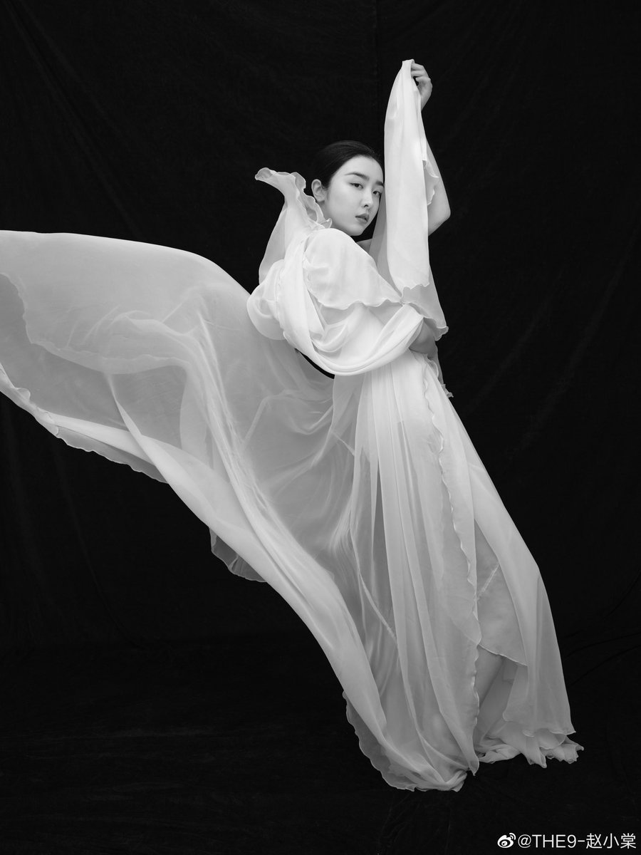 dramapotatoe's tweet photo. #ZhaoXiaotang shares stunning dance photos in retaliation to paparazzi vid, “Am I still not beautiful enough? Don’t need you to comment on my outfit hmph” 

More - https://t.co/QVRKfOtptV https://t.co/2TZVQNrTsz