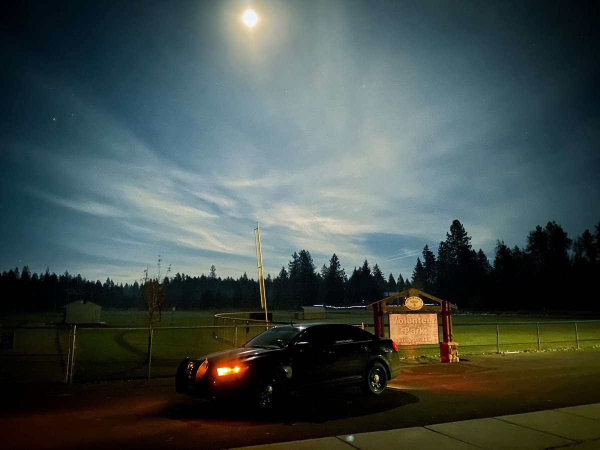 It’s a full moon- you know what that means! Officers are out in force ensuring all the little ghouls and goblins made it home safely &amp; anyone whose had a few too many witches brews are finding a safe ride home. 
Continue to celebrate safely! 
#Halloween2🎃2🎃