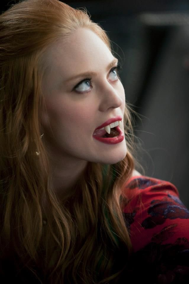 Deborah Ann Woll tweet media
