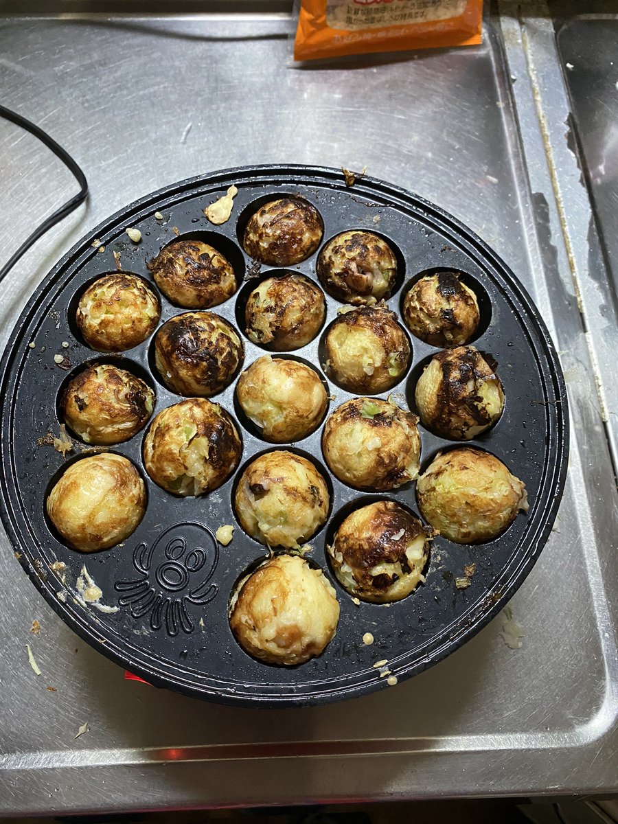 デコモ メガネ男子のaikoジャンキー 業務スーパーでたこぶつとカットねぎとカットキャベツ買ったからお手軽にたこ焼き出来たー 有りだな