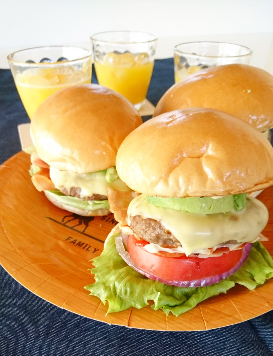 なごみ きじまりゅうたさんレシピ グルメバーガーをランチに作りました 黄色のチェダーチーズを買い忘れ 家にあったのは ホワイトチェダーチーズ 積むのがヘタクソで映えてませんが味は花丸です Martおうち部 きじまりゅうた グルメバーガー なごみ きじまりゅうたさんレシピ グルメバーガーをランチに作りました 黄色のチェダーチーズを買い忘れ 家にあったのは ホワイトチェダーチーズ 積むのがヘタクソで映えてませんが味は花丸です Martおうち部 きじまりゅうた グルメバーガー