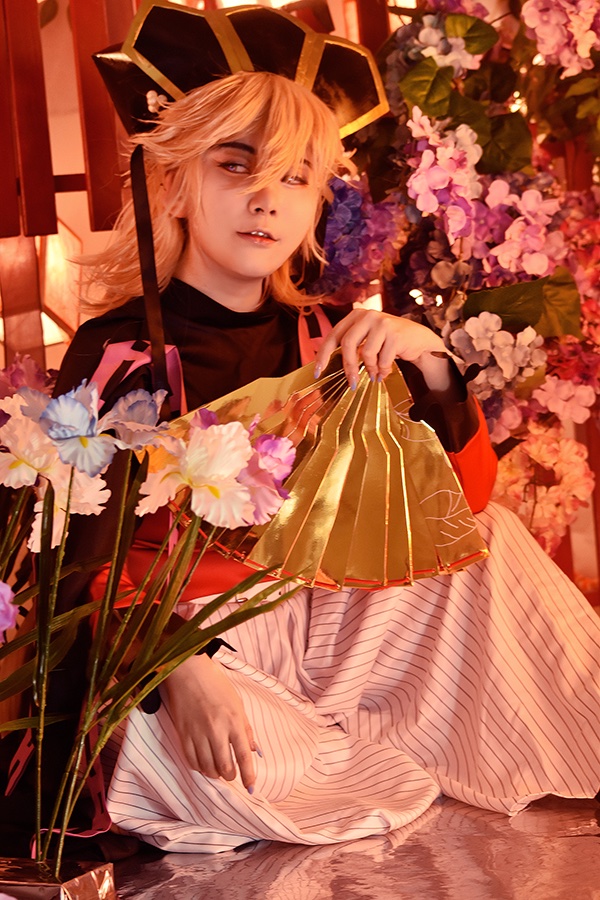 ゆこ卍たん コス 鬼滅の刃 童磨 表情気に入ってるやつ掘り出し 映画でシルエットチラッて写って大歓喜です 撮影 けんちゃん Ken Mgmg こむやさん Comuya Com にて 無限列車編公開記念に鬼滅好きさんと繋がりたい 映画泣いた 魘夢は激マブ