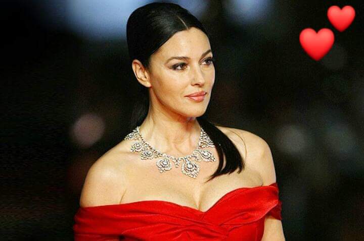 Моника Белуччи
"Би 40 насандаа анхныхаа хүүхдийг,2дахь хүүхдээ 45 насандаа төрүүлж бсан.Алдарт "Бонде"кинонд 50 насандаа гол дүрийг бүтээж блаа.Тийм болохоор хэзээ ч 20 настай болохыг хүсдэггүй. Францчуудын хэлдгээр залуу насанд la beaute du diable "чөтгөрийн гоо үзэсгэлэн" бдаг