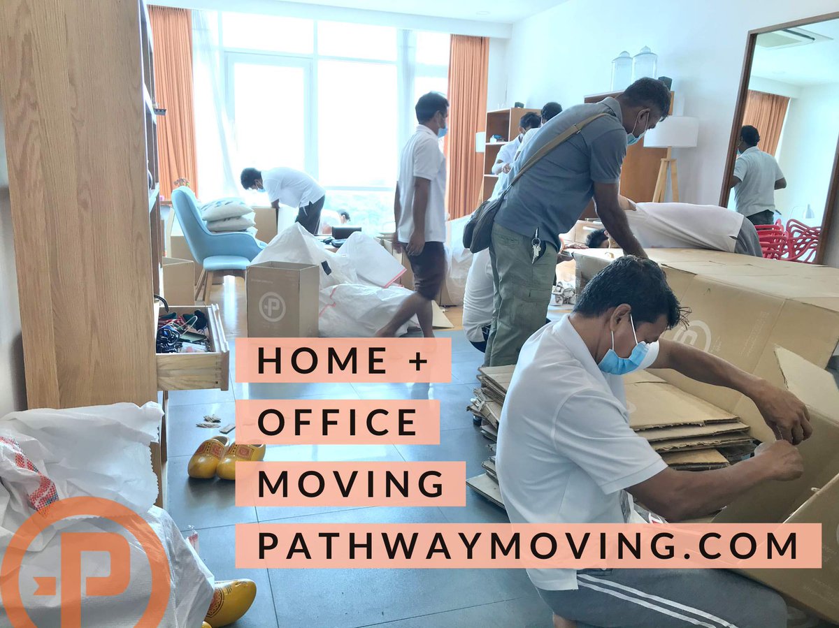 PathwayMoving's tweet image. Moving in Nov.? We charge an hourly rate based on how much time it takes our team to move your goods. Our most basic rate includes 6 movers, a driver/truck + the protection of your furniture using moving blankets, plastic wrap and cardboard (optional English speaking supervisor.)
