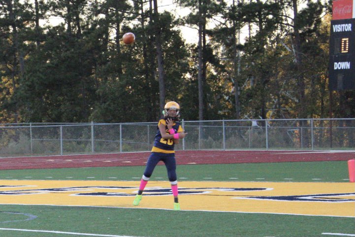 ssr_da_kid's tweet photo. Getting better and better everybody hard work is paying off🏈🙏🏽@ChiefBorders @ORobinson2023 @elitefootballac @AntonioGibson14 @QBHitList @BALLERSCHOICE1 @PlayBookAthlete @NxtLevelAtx https://t.co/RModDzTVlT