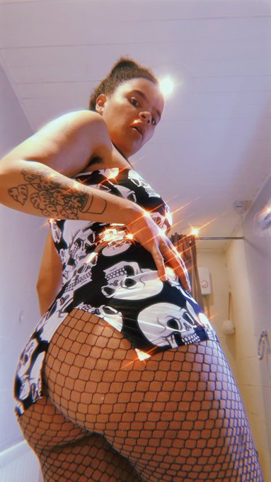 Watch cherry gal🍒's leaked NSFW photo on TwXstars