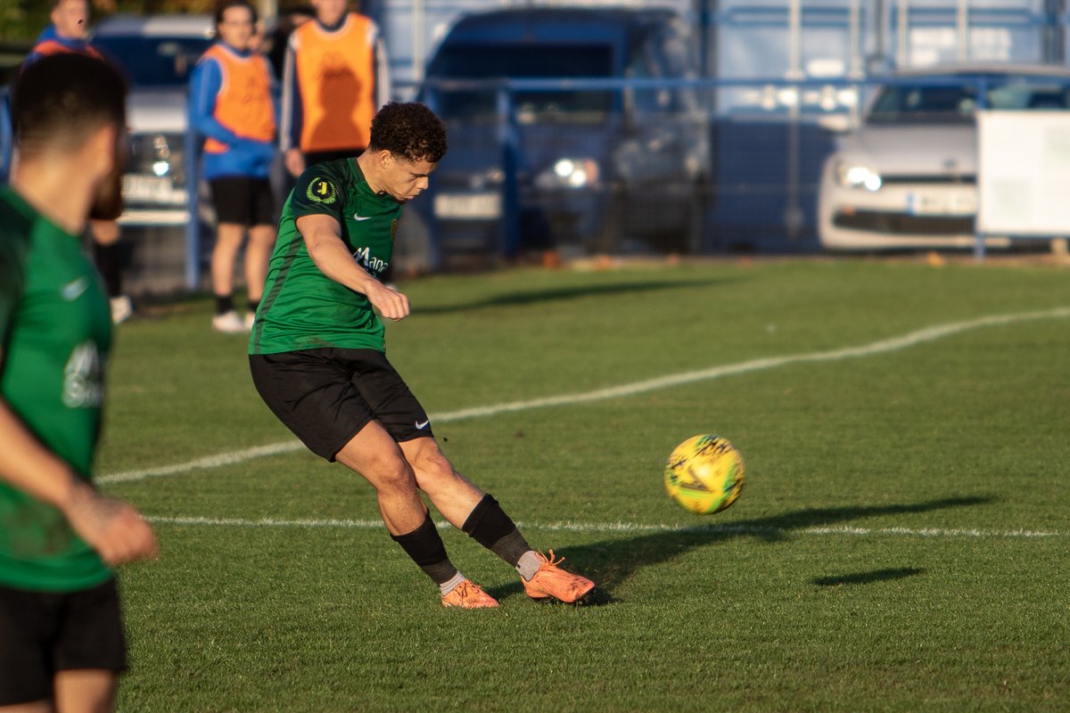 SevenoaksTownFC's tweet photo. Goals from Jason Thompson and Joey Taylor meant we came away with a point from @HHTFC
#NeverGiveUp #SevenoaksTownFC #OneClub #Football #NonLeague #ForTheFans #GetTheApp #AwayDraw #Points #Goals #KeepWorkingHard #Believe https://t.co/3roeA0qsPT