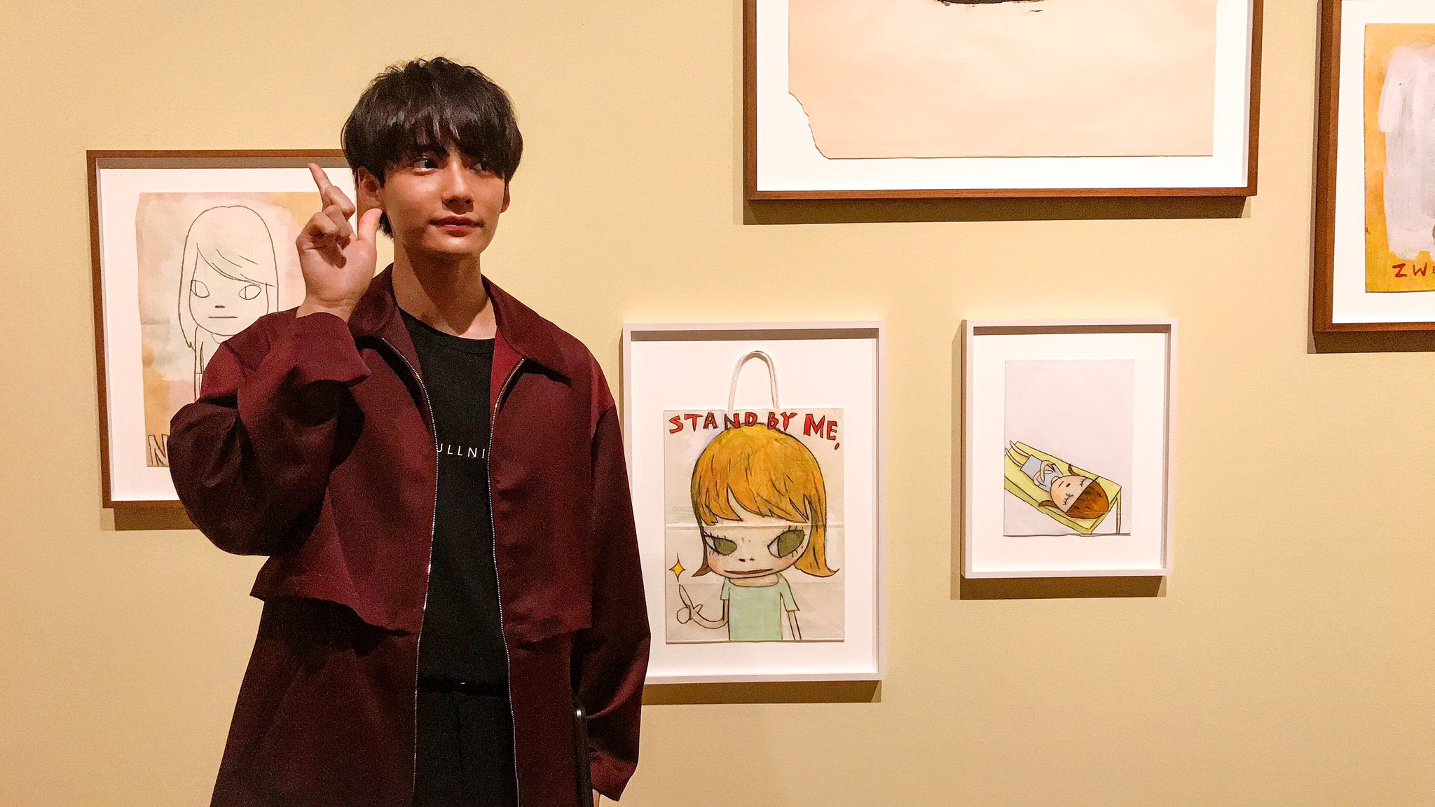 糠信 泰州 Nukanobu Taishu Stand By Me 奈良美智さんの作品の前で 手のポーズも目線も真似してみました 奈良美智 森美術館 Stars展 T Co Ewexxbpaui Twitter