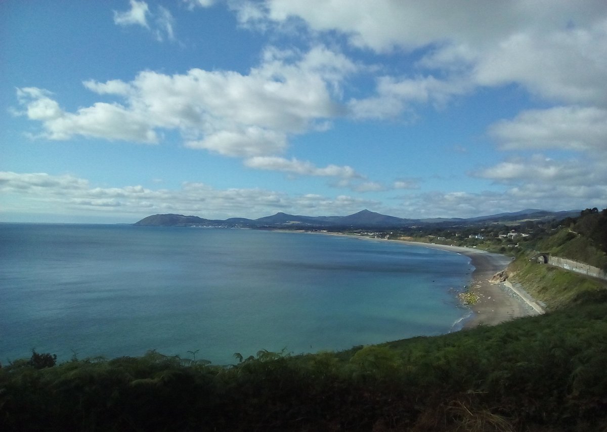 Occasionally rith mé beagán níos faide up the Vico Road with its vista curving down to Contae Chill Mhantáin