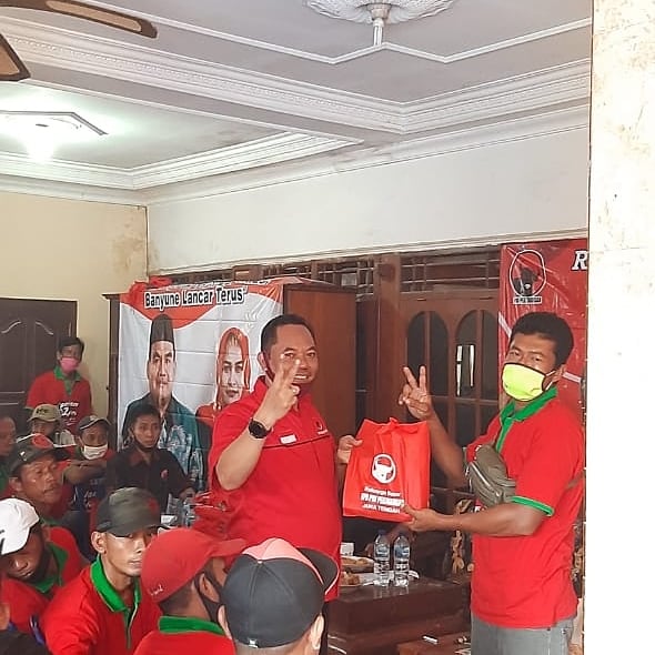 HasanahYuliana's tweet photo. Banteng Kradenan Blora Selatan Bersatu #sesarenganmbagunblora #artys #bloraupdate #exploreblora https://t.co/i9hypjGGsY