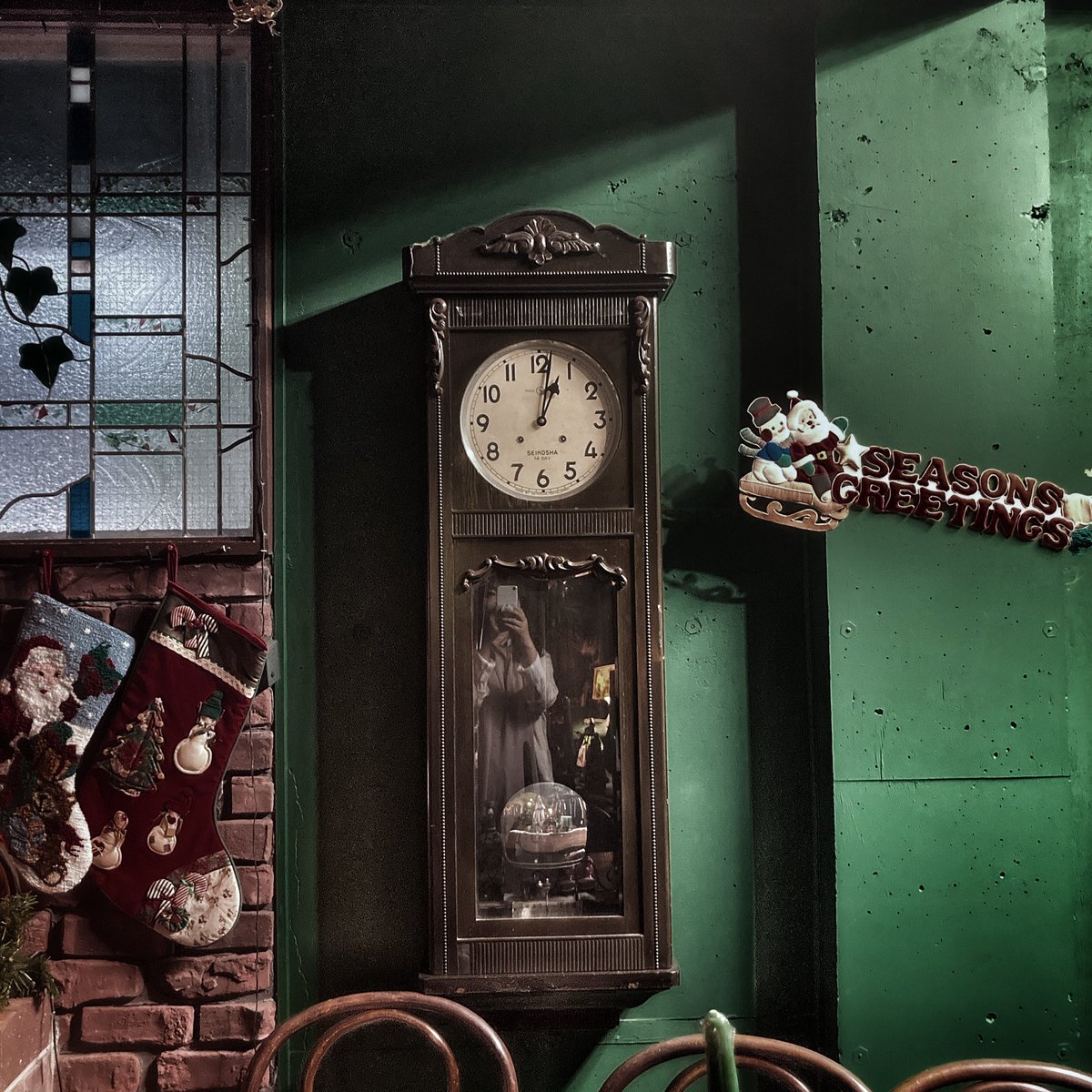 nahanohana's tweet image. いつもと違う街を散歩してて、ふと入ったカフェがクリスマスランドだったのでおうちに帰れない覚悟をした。
#NOS4A2