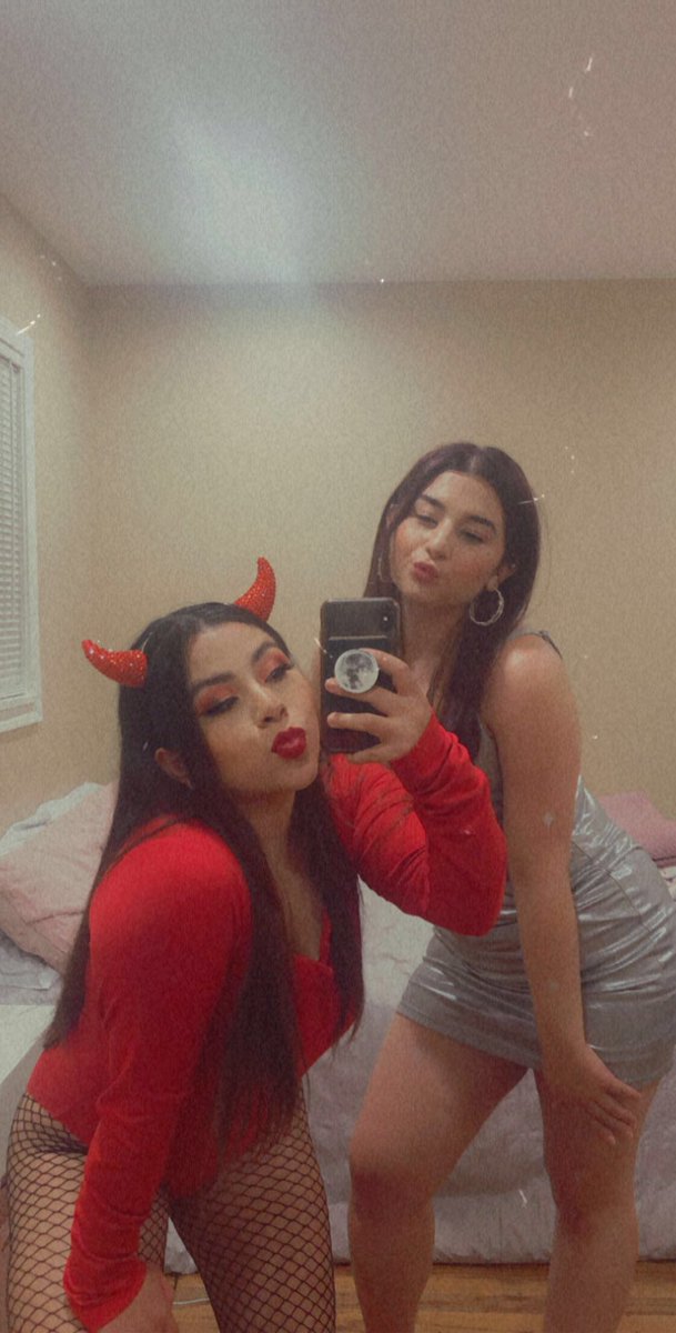 caytynma's tweet photo. me &amp; roomie kill halloween every year👻 https://t.co/KMq2XMuIp3