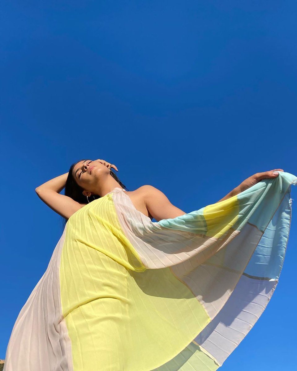 JasminDotCom's tweet photo. How summery and beautiful does this stunner look?
TBH, we wish we could secretly go back to summer with the stunning #NancyVeronica!
Who's in? On https://t.co/gE5JnXET3H
.
.
.
#jasmin #summermissing #summerloving #autumnmeh https://t.co/Vlw3GVJJFN