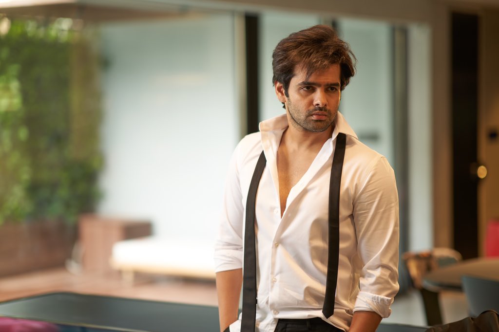 ramsayz's tweet photo. I’m at work..I’m at home..
Go formal..Go easy..the #WFH Look
Love..
#RAPO https://t.co/qtWfx99ZJq