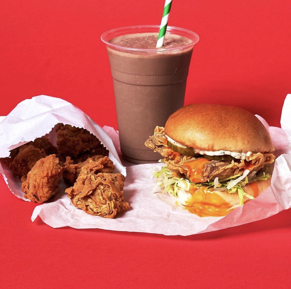 boxpark's tweet photo. HAPPY WORLD VEGAN DAY! ๐ฑ
Make sure to check out our amazing vegan-only traders today!
@whatthepitta (also offering ยฃ5 vegan doners today only!)
@mercyburgeruk
@EatChayClub
#cookdaily
#worldveganday https://t.co/AIgE4nSqFG