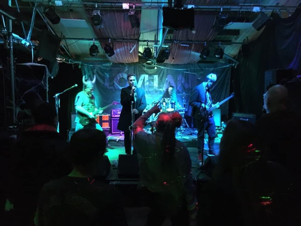 Fantastic gig last night at Lovelands, great crowd and lovely people all round 😀