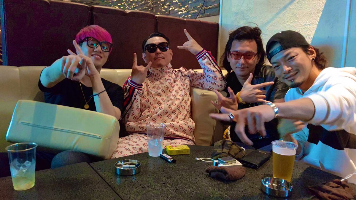 0TU1_KAZ's tweet photo. シークレットで兄ィと久々に歌てきました😆
DJ KO-SUKEさんもお久しぶりでした🎶

藤原さん素敵なシャンプーをありがとうございました✨
※ノンシリコンで余計な物が入ておりません https://t.co/Z4yk5FiQ7X