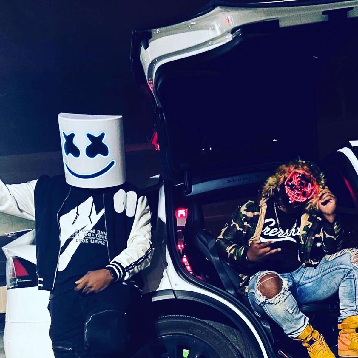 SiphoJoephiri's tweet photo. #Halloween2020 #Dcfly cost a lil money get the drip like disss..
gotta have a check to drip like diss https://t.co/s5bM5FOQb0