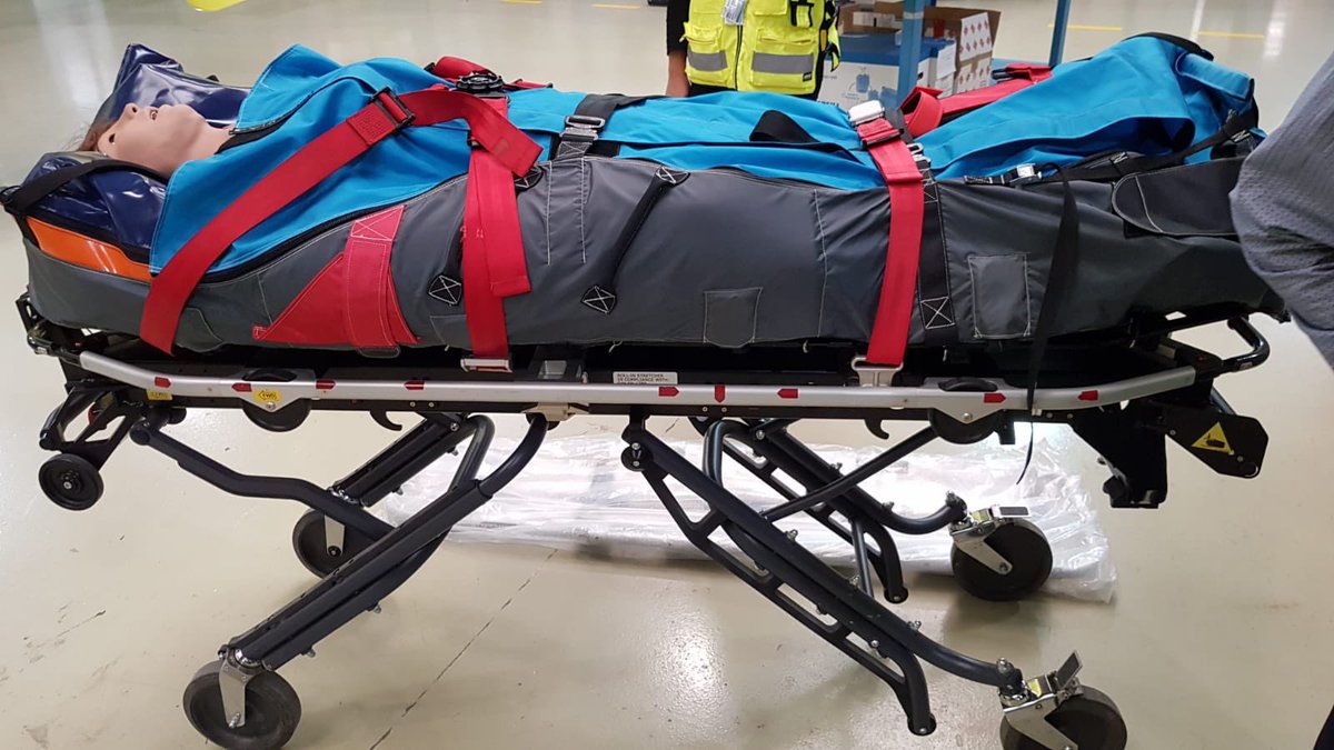 José Luis Pérez Olmo (@jlperezolmo) on Twitter photo Hoy día 1 de noviembre comienza una nueva etapa en las misiones HEMS del #SUMMA112 <a href="/SaludMadrid/">Salud Madrid</a>, con la incorporación de dos nuevos helicópteros <a href="/AirbusHeli/">Airbus Helicopters</a> #H145. Buen vuelo! <a href="/eruizescudero/">Enrique Ruiz Escudero</a> <a href="/JuanjoArm/">juan armengol</a> <a href="/pablobusca/">Pablo Busca</a> @lulimarmu <a href="/fatgutsan/">Fatima Gutierrez</a> <a href="/Julian_Sanchezp/">Julian Sanchez</a> <a href="/elenamohino/">elena mohino</a> Hoy día 1 de noviembre comienza una nueva etapa en las misiones HEMS del #SUMMA112 <a href="/SaludMadrid/">Salud Madrid</a>, con la incorporación de dos nuevos helicópteros <a href="/AirbusHeli/">Airbus Helicopters</a> #H145. Buen vuelo! <a href="/eruizescudero/">Enrique Ruiz Escudero</a> <a href="/JuanjoArm/">juan armengol</a> <a href="/pablobusca/">Pablo Busca</a> @lulimarmu <a href="/fatgutsan/">Fatima Gutierrez</a> <a href="/Julian_Sanchezp/">Julian Sanchez</a> <a href="/elenamohino/">elena mohino</a>