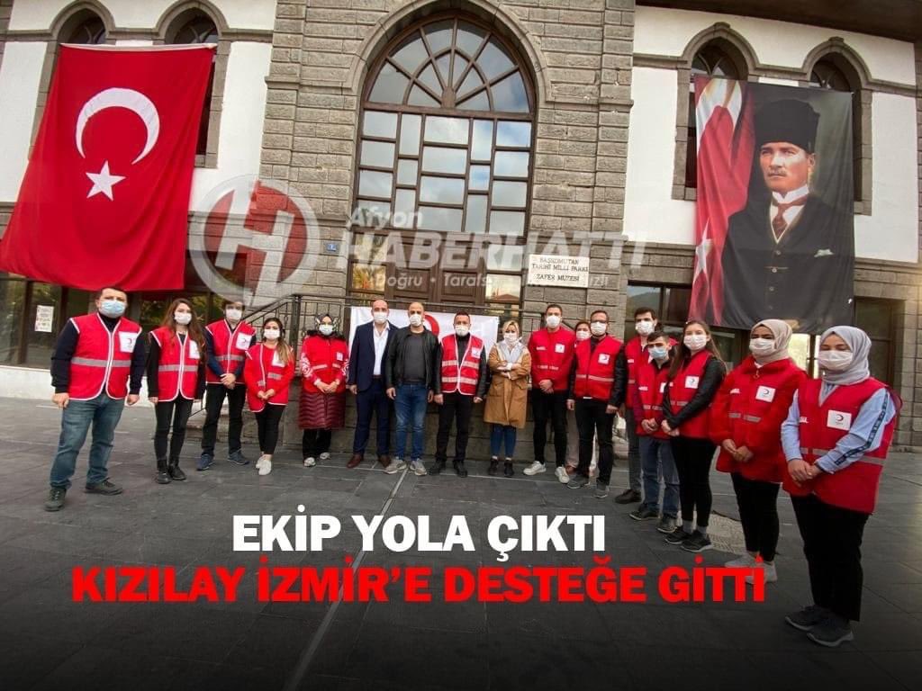 afyonhaberhatti's tweet photo. Kızılay ekibi 25 kişi ile İzmir'e destek için yola çıktı. Türk Kızılayı Afyonkarahisar şube başkanı Fatih Okyar öncülüğünde yola ç��kan ekip, bölgede yemek ihtiyacını karşılayacak. ⁦⁦@fatih_okyar⁩ #kızılayafyonşube #izmirdepremi https://t.co/BDI8mLtg0y