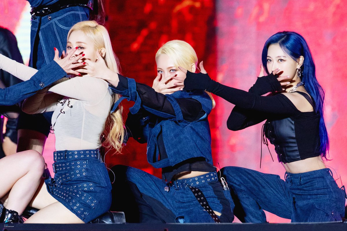 201031 KMDF

#드림캐쳐 #시연
#Dreamcatcher #SIYEON 
<a href="/hf_dreamcatcher/">드림캐쳐 Dreamcatcher</a>