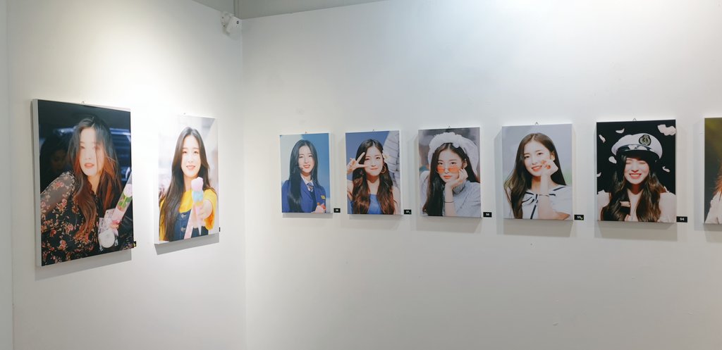 ji_ho9_'s tweet photo. #오마이9499
@ohmy_9499

전시회 잘보고 갑니다.
앞으로도 마스터님 덕질에
항상 행복과 웃음이 가득하기를
응원합니다. https://t.co/k5kV06RCFi