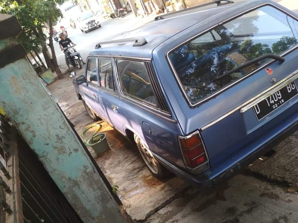 Suka Mobil Tua tweet media