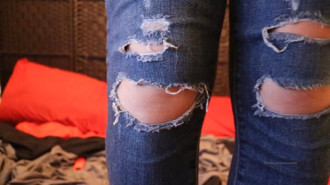 This is a picture of my legs. If you look closely you can see two cyclops smiling and having a good time<a href="/tag/exhibitionist"class="tags"><span>#exhibitionist</span></a><a href="/tag/amateur"class="tags"><span>#amateur</span></a><a href="/tag/transisbeautiful"class="tags"><span>#transisbeautiful</span></a><a href="/tag/transproblems"class="tags"><span>#transproblems</span></a>