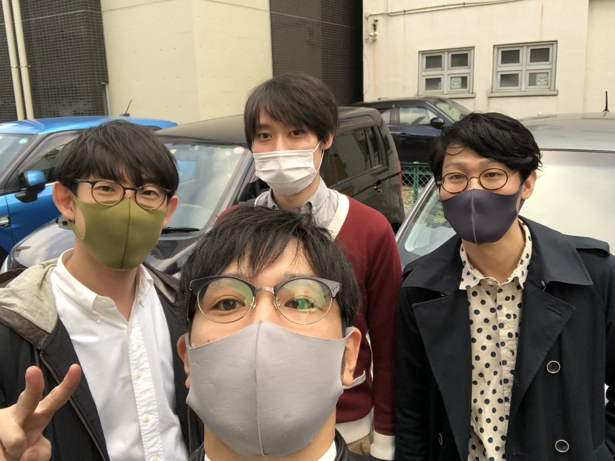 Sad_glasses1's tweet photo. 今日は数ヶ月ぶりのスタジオ。
やっぱりバンドは良いね👍🏻 https://t.co/IU6vcKyX1A