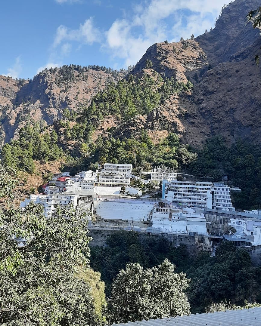 vaishno_devi_ma's tweet photo. सारा जहाँ है जिसकी शरण में
नमन है उस माता के चरण में
बने उस माता के चरणो की धूल
आओ मिल कर चढ़ाये श्रद्धा के फूल
#vaishnomaa #vaishnodevi_trip #vaishnodevi #vaishno #vaishnodevidarshan #shrimatavaishnodevi #vaishnodevitrip #vaishnomata #matavaishnodevi #vaishno_devi #jaimataji https://t.co/xQPXeidLQK