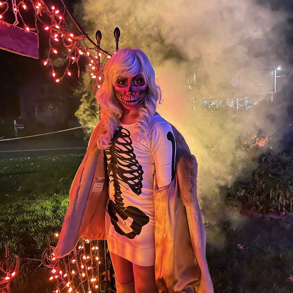tglamftw's tweet photo. Sorry, I didn’t put my face on yet 💀
Happy Halloween from the bottom of my bones 🦴
.
.
.
#favoriteholiday #halloween #lessthan10 #happyhalloween #lastminute #costume #cosplay #skeleton #bones #skeletonmakeup #pink #skull #makeup #normalizewigs #nof… https://t.co/LKQQ0m12G2 https://t.co/DZVaSn3Z1F