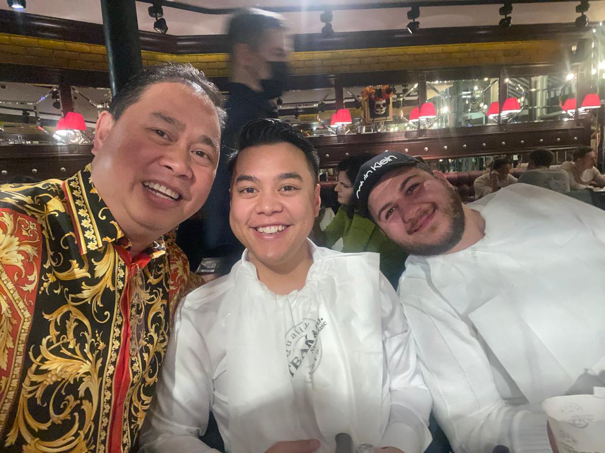 PGIGlobalTrade's tweet photo. A priceless moment, indeed! Dinner with CEO RV, PGI Presidents and Master Distributors in the UK for the first time.
#PraetorianGroupInternational #PGIGlobalTrade #PGIGlobal #PGI #Leadership #DinnerWithCEO #BitcoinLife #PGILife https://t.co/ReqcpFlb0p