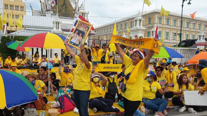 plyphaphothikul's tweet photo. #ใส่���สื้อเหลืองไปวัดพระแก้ว
 #พิทักษ์จักรีวงศ์ https://t.co/ILfBkc3sS1