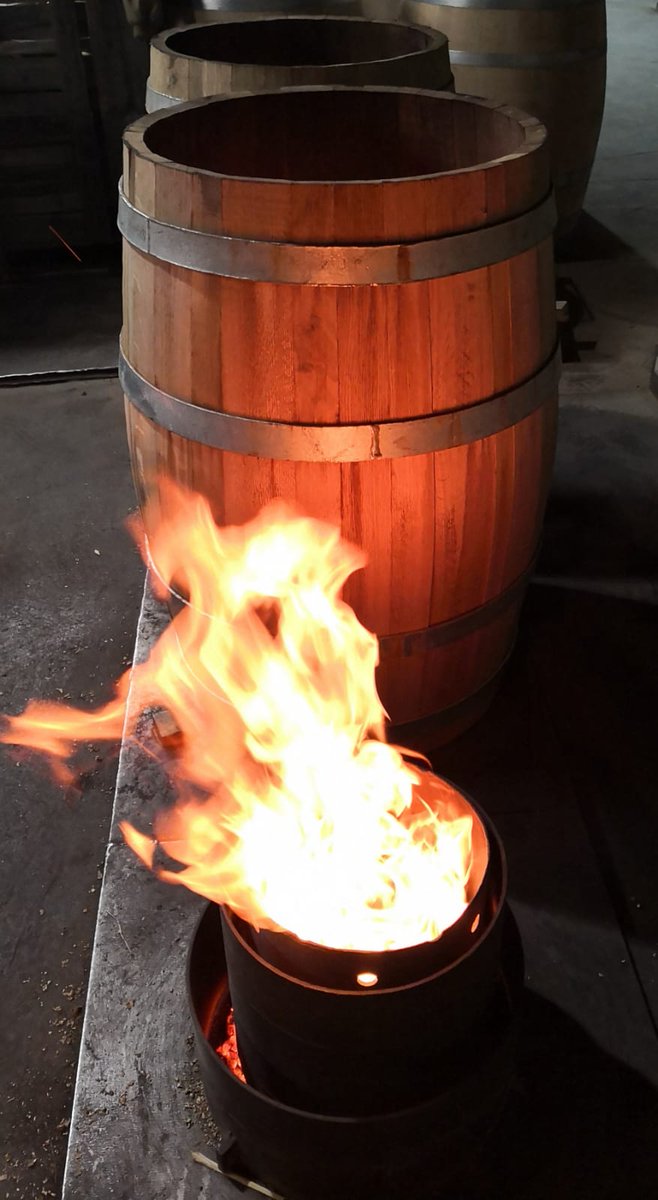 CellerAlimara's tweet photo. Fabricant nostra bóta nova a Intona.
Fabricando nuestra #barrica nueva en #Intona.
Making our new barrel at Intona.
https://t.co/D625GGUrJe https://t.co/wGLx8zhwyg