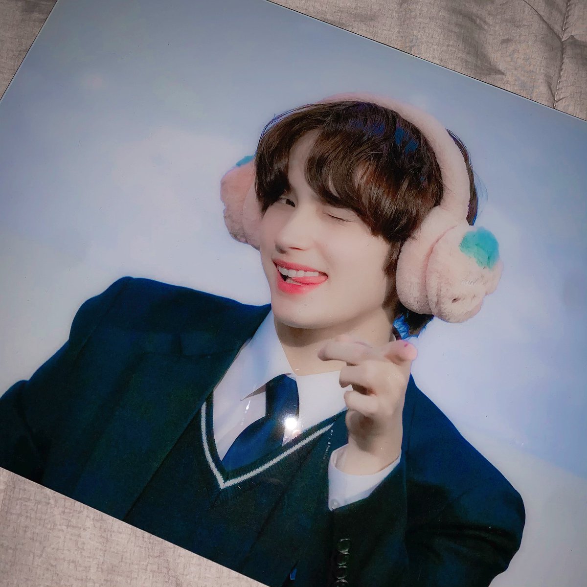 csjbng's tweet photo. 휴닝카이 휴닝이 액자 판매합니다
1번 액자 3.5
2번 액자 3

둘다 원가보다 싼 가격 입니다

ㅅㅊㅇ 모아봉 양도 투바투 투모로우바이투게더 모아 굿즈양도  TXT 최범규  포카 교환 양도 연준 수빈 태현 휴닝카이 시그 응원봉 슬로건 모아봉 위버스 https://t.co/FW4SCLbG99