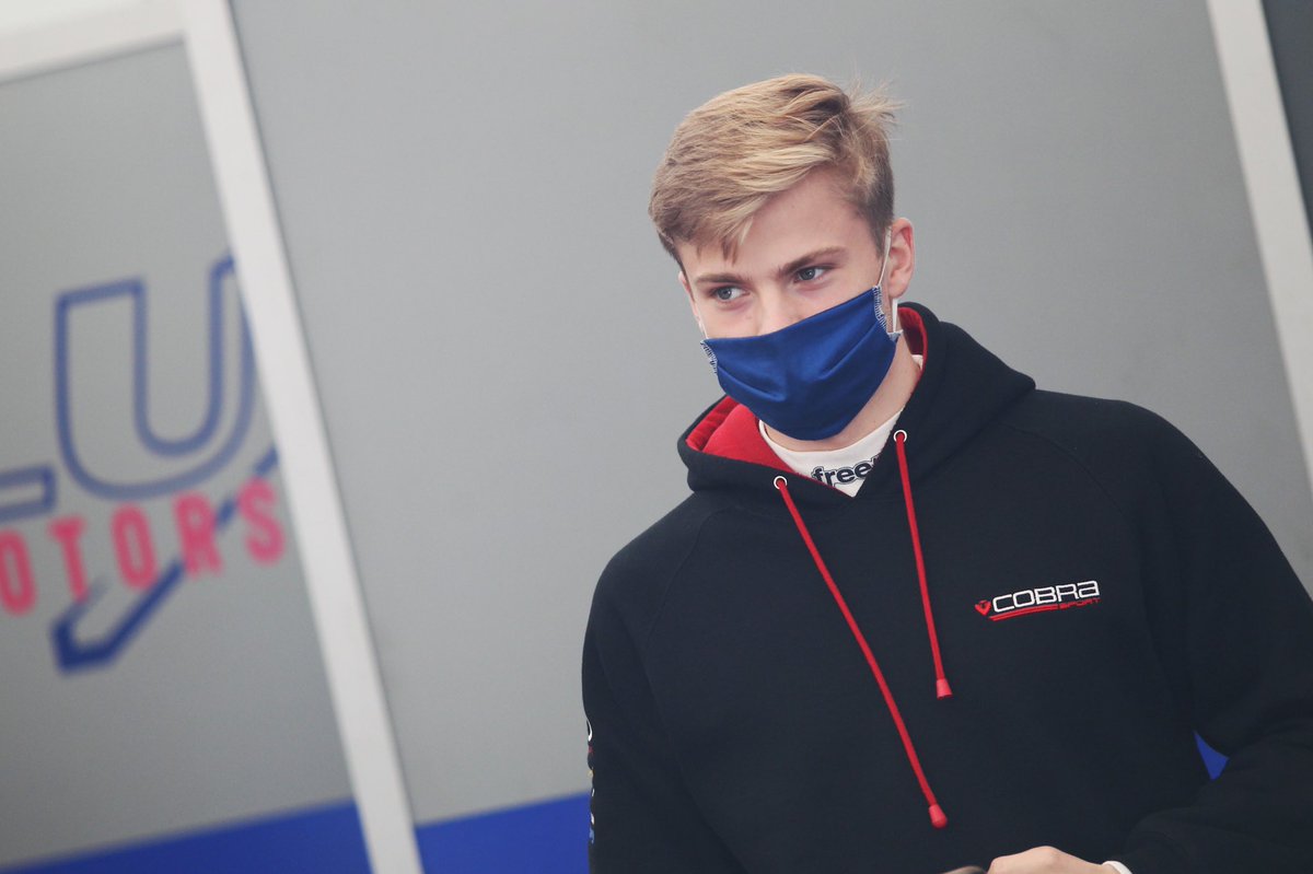 RonanPearson14's tweet photo. Not in the office this Sunday, soon though!😆
#double6 #onetogo #luxmotorsport #TOCA #quaifeminichallenge https://t.co/jpykpOczeJ