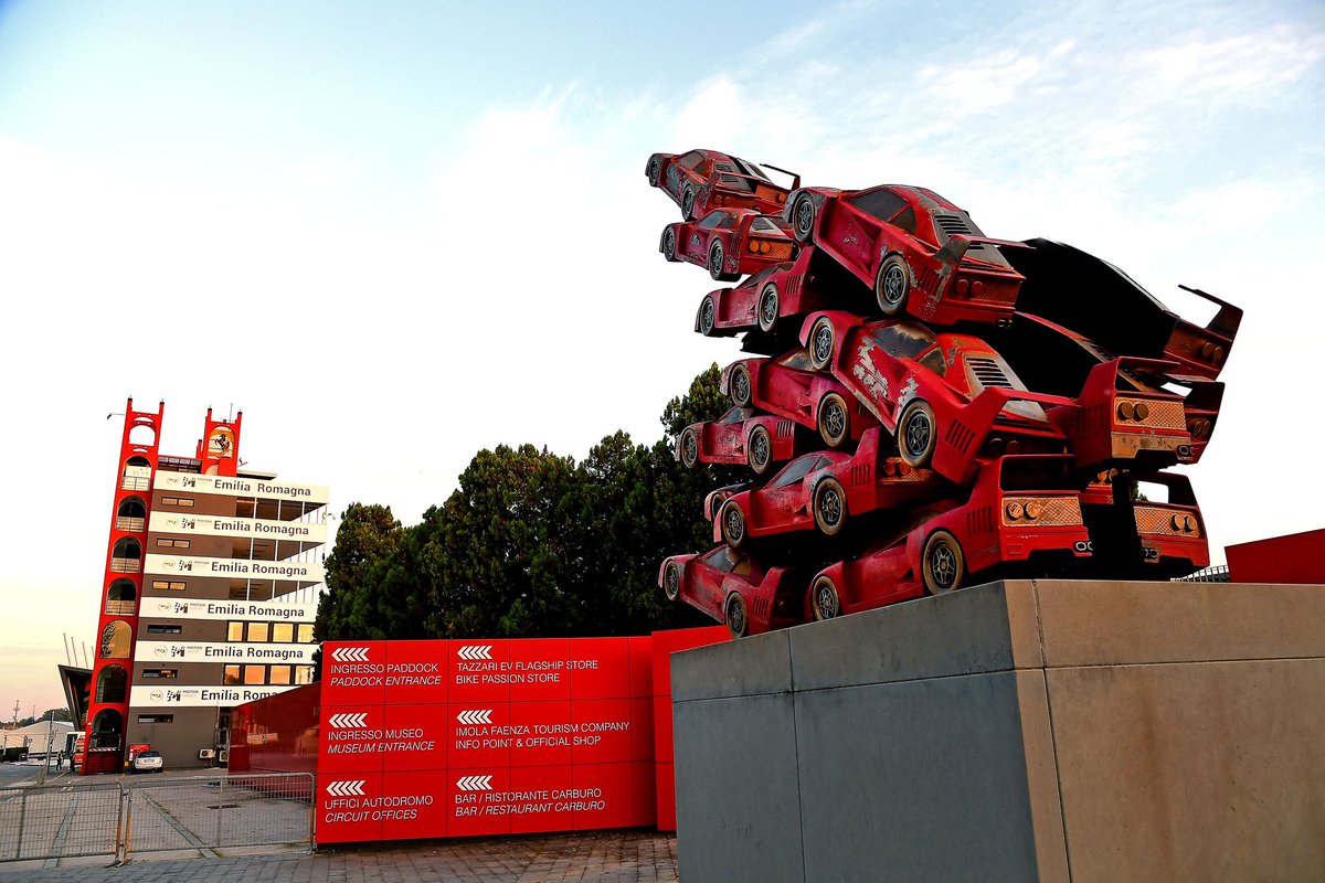 Buongiorno Imola โค๏ธ itโs race day! #essereFerrari ๐ด #ImolaGP https://t.co/sPkUJMRbRT