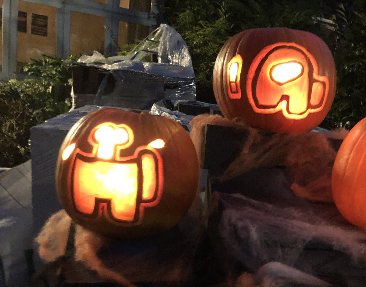 RebeccaNunn's tweet photo. @AmongFans hoping you’ll like my daughters’ pumpkin carving!!! #amongus #Halloween https://t.co/rpI4vUzktO