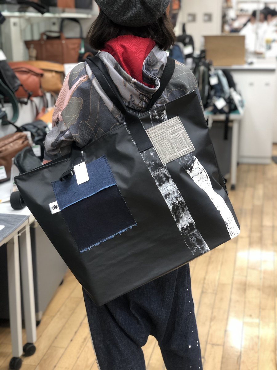 東急ハンズ広島店 Buchy のおもしろグッズ 11 23 月 祝 まで 東急ハンズ 広島店1f 車のシートや床材 垂れ幕など産業用の端材で長く愛用していけるようなバッグや小物をつくっています エコでめずらしい使い心地 触り心地のブランドを一度手 東急ハンズ広島店 Buchy のおもしろグッズ 11 23 月 祝 まで 東急ハンズ 広島店1f 車のシートや床材 垂れ幕など産業用の端材で長く愛用していけるようなバッグや小物をつくっています エコでめずらしい使い心地 触り心地のブランドを一度手