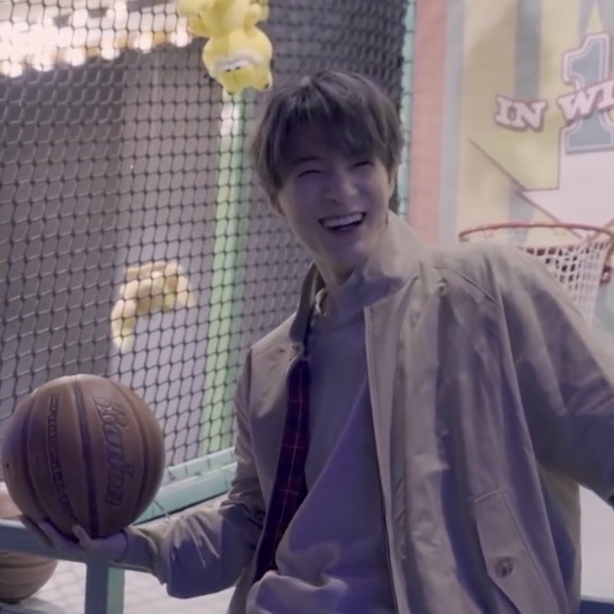 เวลาเท่ก็เท่มาก เวลายิ้มก็สดใสน่ารักมากไปเลยอะ คนอะไรเนี่ย 🥺